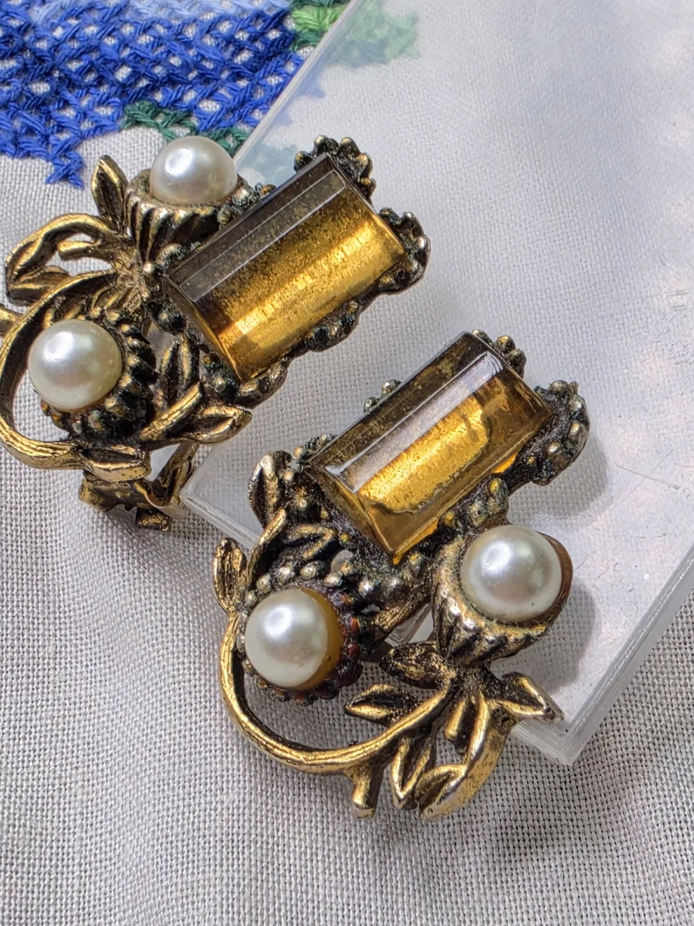 Vintage Amber Molded Glass Faux Pearl Accent Clip On Statement Earrings Golden